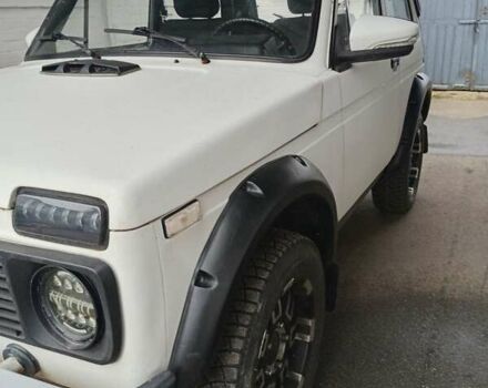 Белый ВАЗ 21213 Niva, объемом двигателя 1.6 л и пробегом 170 тыс. км за 3000 $, фото 13 на Automoto.ua