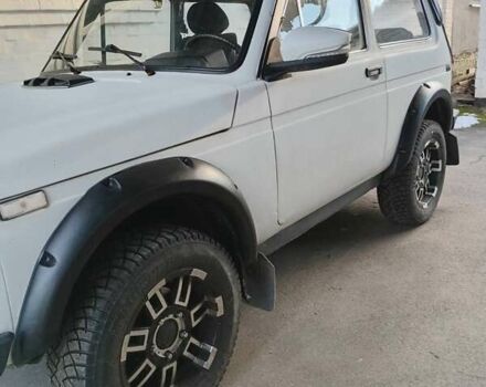 Белый ВАЗ 21213 Niva, объемом двигателя 1.6 л и пробегом 170 тыс. км за 3000 $, фото 16 на Automoto.ua