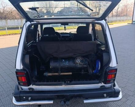 Белый ВАЗ 21213 Niva, объемом двигателя 1.7 л и пробегом 100 тыс. км за 2700 $, фото 25 на Automoto.ua