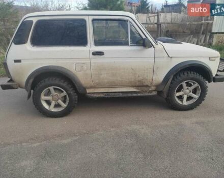 Білий ВАЗ 21213 Niva, об'ємом двигуна 1.69 л та пробігом 81 тис. км за 2700 $, фото 1 на Automoto.ua