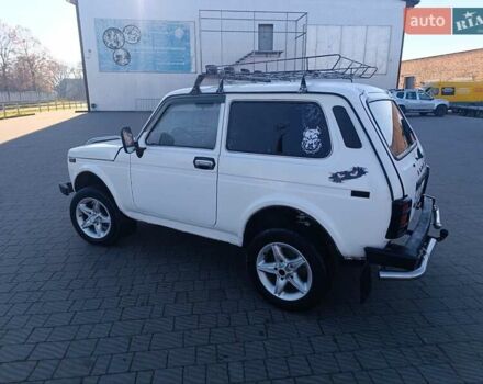 Белый ВАЗ 21213 Niva, объемом двигателя 1.7 л и пробегом 100 тыс. км за 2700 $, фото 11 на Automoto.ua