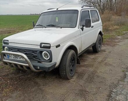 Белый ВАЗ 21213 Niva, объемом двигателя 1.7 л и пробегом 225 тыс. км за 3444 $, фото 1 на Automoto.ua