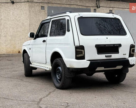 Білий ВАЗ 21213 Niva, об'ємом двигуна 1.7 л та пробігом 100 тис. км за 2300 $, фото 16 на Automoto.ua