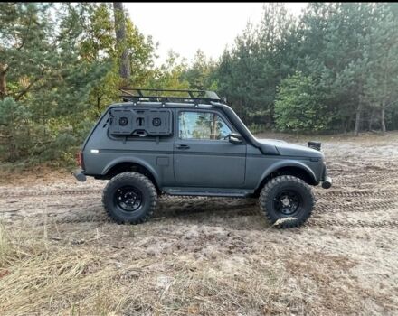 Білий ВАЗ 21213 Niva, об'ємом двигуна 1.7 л та пробігом 200 тис. км за 11652 $, фото 4 на Automoto.ua