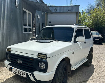 Білий ВАЗ 21213 Niva, об'ємом двигуна 1.7 л та пробігом 100 тис. км за 2300 $, фото 10 на Automoto.ua