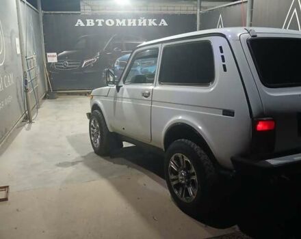 Белый ВАЗ 21213 Niva, объемом двигателя 1.7 л и пробегом 270 тыс. км за 2200 $, фото 1 на Automoto.ua