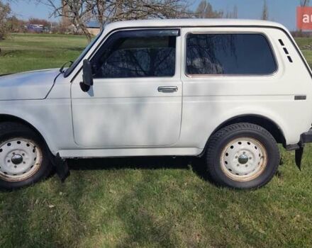 Белый ВАЗ 21213 Niva, объемом двигателя 1.69 л и пробегом 197 тыс. км за 4000 $, фото 9 на Automoto.ua