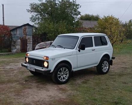 Білий ВАЗ 21213 Niva, об'ємом двигуна 1.7 л та пробігом 290 тис. км за 3500 $, фото 7 на Automoto.ua