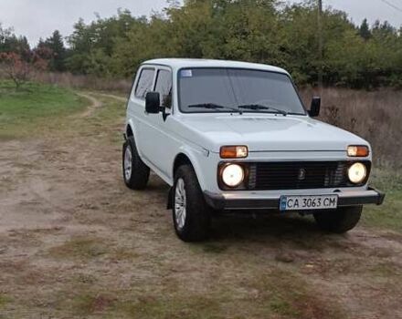 Білий ВАЗ 21213 Niva, об'ємом двигуна 1.7 л та пробігом 290 тис. км за 3500 $, фото 5 на Automoto.ua