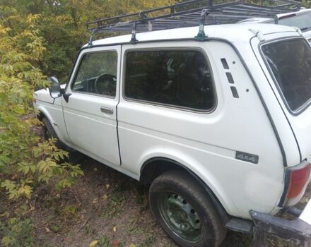 Белый ВАЗ 21213 Niva, объемом двигателя 1.7 л и пробегом 300 тыс. км за 1662 $, фото 1 на Automoto.ua