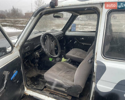 Белый ВАЗ 21213 Niva, объемом двигателя 1.7 л и пробегом 130 тыс. км за 1800 $, фото 6 на Automoto.ua