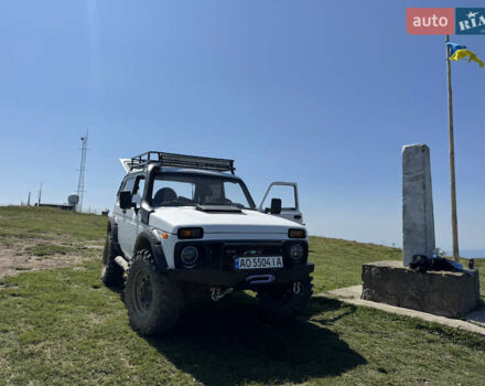 Белый ВАЗ 21213 Niva, объемом двигателя 1.7 л и пробегом 200 тыс. км за 7200 $, фото 1 на Automoto.ua