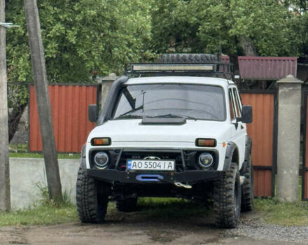 Белый ВАЗ 21213 Niva, объемом двигателя 1.7 л и пробегом 200 тыс. км за 7200 $, фото 6 на Automoto.ua