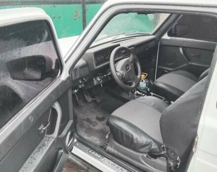Белый ВАЗ 21213 Niva, объемом двигателя 1.7 л и пробегом 140 тыс. км за 5200 $, фото 5 на Automoto.ua