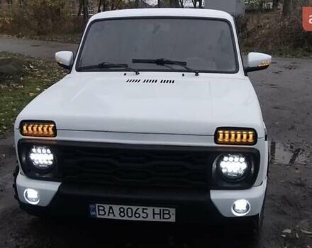 Белый ВАЗ 21213 Niva, объемом двигателя 1.7 л и пробегом 140 тыс. км за 5200 $, фото 1 на Automoto.ua