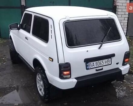 Белый ВАЗ 21213 Niva, объемом двигателя 1.7 л и пробегом 140 тыс. км за 5200 $, фото 3 на Automoto.ua