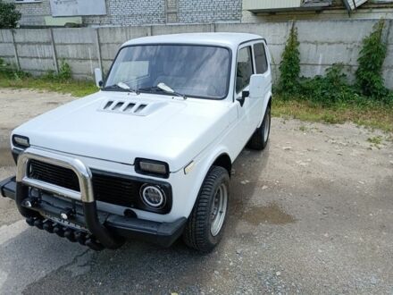 Белый ВАЗ 21213 Niva, объемом двигателя 1.6 л и пробегом 38 тыс. км за 2896 $, фото 1 на Automoto.ua