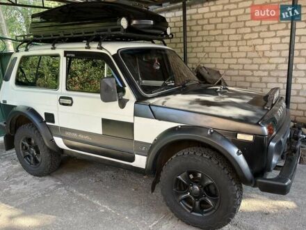 ВАЗ 21213 Niva 1995 в Херсоне на Automoto.ua Белый ВАЗ 21213 Niva, объемом двигателя 1.7 л и пробегом 220 тыс. км за 3100 $, фото 1 на Automoto.ua