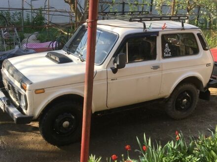 ВАЗ 21213 Niva 1995 в Ужгороде на Automoto.ua Белый ВАЗ 21213 Niva, объемом двигателя 1.6 л и пробегом 3 тыс. км за 2500 $, фото 1 на Automoto.ua