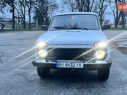 Белый ВАЗ 21213 Niva, объемом двигателя 1.7 л и пробегом 107 тыс. км за 1800 $, фото 1 на Automoto.ua