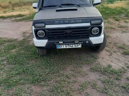 Білий ВАЗ 21213 Niva, об'ємом двигуна 1.7 л та пробігом 135 тис. км за 4000 $, фото 1 на Automoto.ua