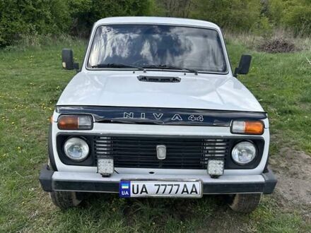 Белый ВАЗ 21213 Niva, объемом двигателя 1.7 л и пробегом 280 тыс. км за 2399 $, фото 1 на Automoto.ua