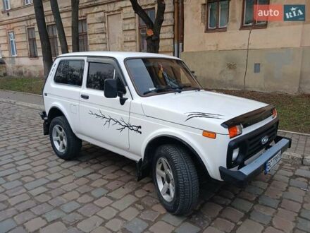 Белый ВАЗ 21213 Niva, объемом двигателя 1.7 л и пробегом 180 тыс. км за 3500 $, фото 1 на Automoto.ua