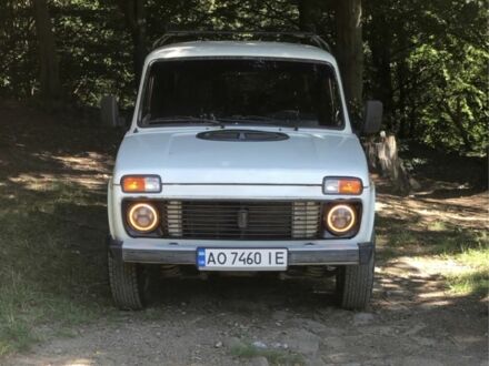 ВАЗ 21213 Niva 2000 у Рахове на Automoto.ua Білий ВАЗ 21213 Niva, об'ємом двигуна 1.7 л та пробігом 68 тис. км за 2450 $, фото 1 на Automoto.ua
