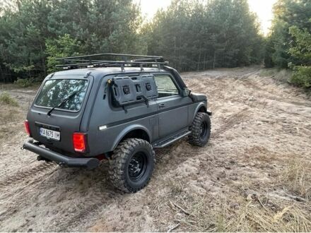 Белый ВАЗ 21213 Niva, объемом двигателя 1.7 л и пробегом 200 тыс. км за 11652 $, фото 1 на Automoto.ua