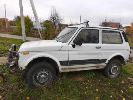 Белый ВАЗ 21213 Niva, объемом двигателя 1.7 л и пробегом 200 тыс. км за 1200 $, фото 1 на Automoto.ua