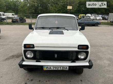 Белый ВАЗ 21213 Niva, объемом двигателя 1.69 л и пробегом 199 тыс. км за 2800 $, фото 1 на Automoto.ua