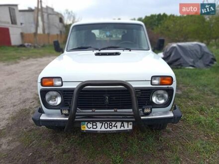 ВАЗ 21213 Niva 2004 у Прилуках на Automoto.ua Білий ВАЗ 21213 Niva, об'ємом двигуна 1.69 л та пробігом 184 тис. км за 3000 $, фото 1 на Automoto.ua