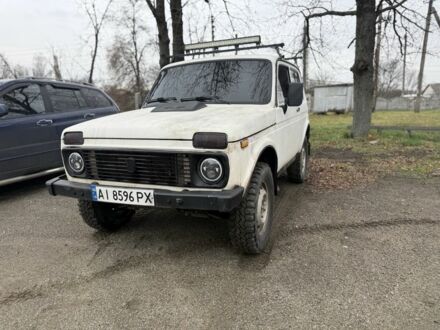 Белый ВАЗ 21213 Niva, объемом двигателя 1.7 л и пробегом 100 тыс. км за 3100 $, фото 1 на Automoto.ua