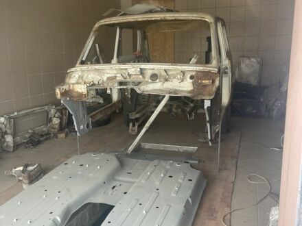 Белый ВАЗ 21213 Niva, объемом двигателя 2.5 л и пробегом 100 тыс. км за 1600 $, фото 1 на Automoto.ua