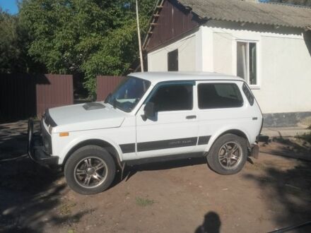 Білий ВАЗ 21213 Niva, об'ємом двигуна 1.7 л та пробігом 253 тис. км за 3200 $, фото 1 на Automoto.ua