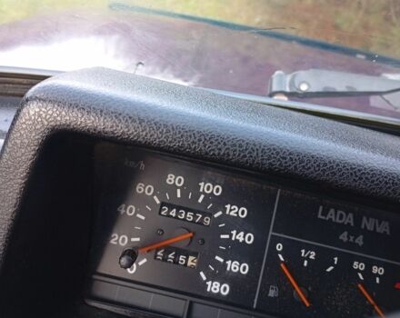 Фіолетовий ВАЗ 21213 Niva, об'ємом двигуна 1.7 л та пробігом 243 тис. км за 2400 $, фото 6 на Automoto.ua