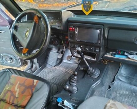 Фиолетовый ВАЗ 21213 Niva, объемом двигателя 1.7 л и пробегом 280 тыс. км за 3350 $, фото 5 на Automoto.ua
