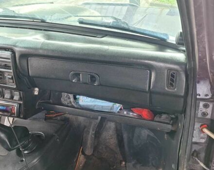 Фиолетовый ВАЗ 21213 Niva, объемом двигателя 1.7 л и пробегом 700 тыс. км за 2100 $, фото 4 на Automoto.ua