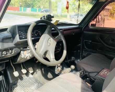 Фиолетовый ВАЗ 21213 Niva, объемом двигателя 1.7 л и пробегом 174 тыс. км за 3150 $, фото 9 на Automoto.ua