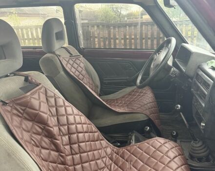 Червоний ВАЗ 21213 Niva, об'ємом двигуна 1.7 л та пробігом 200 тис. км за 1450 $, фото 4 на Automoto.ua