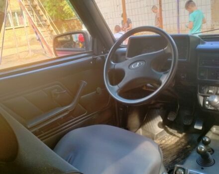 Красный ВАЗ 21213 Niva, объемом двигателя 1.7 л и пробегом 234 тыс. км за 2260 $, фото 2 на Automoto.ua