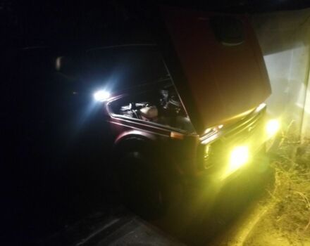 Красный ВАЗ 21213 Niva, объемом двигателя 1.7 л и пробегом 234 тыс. км за 2260 $, фото 1 на Automoto.ua