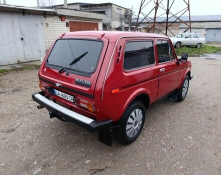 Красный ВАЗ 21213 Niva, объемом двигателя 1.6 л и пробегом 112 тыс. км за 2650 $, фото 5 на Automoto.ua