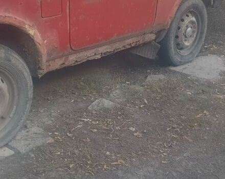 Красный ВАЗ 21213 Niva, объемом двигателя 1.6 л и пробегом 300 тыс. км за 384 $, фото 1 на Automoto.ua