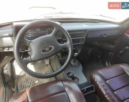 Красный ВАЗ 21213 Niva, объемом двигателя 1.7 л и пробегом 16 тыс. км за 2100 $, фото 9 на Automoto.ua