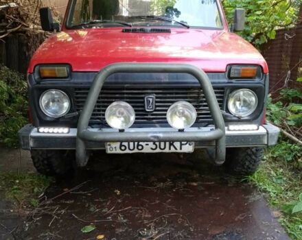 Красный ВАЗ 21213 Niva, объемом двигателя 1.6 л и пробегом 855 тыс. км за 2500 $, фото 2 на Automoto.ua