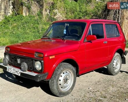 Красный ВАЗ 21213 Niva, объемом двигателя 1.7 л и пробегом 150 тыс. км за 2300 $, фото 1 на Automoto.ua