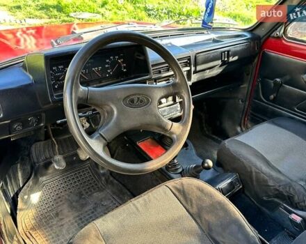 Красный ВАЗ 21213 Niva, объемом двигателя 1.7 л и пробегом 150 тыс. км за 2300 $, фото 11 на Automoto.ua