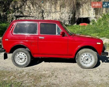 Красный ВАЗ 21213 Niva, объемом двигателя 1.7 л и пробегом 150 тыс. км за 2300 $, фото 3 на Automoto.ua