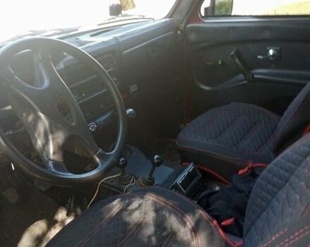 Красный ВАЗ 21213 Niva, объемом двигателя 1.69 л и пробегом 270 тыс. км за 2500 $, фото 5 на Automoto.ua